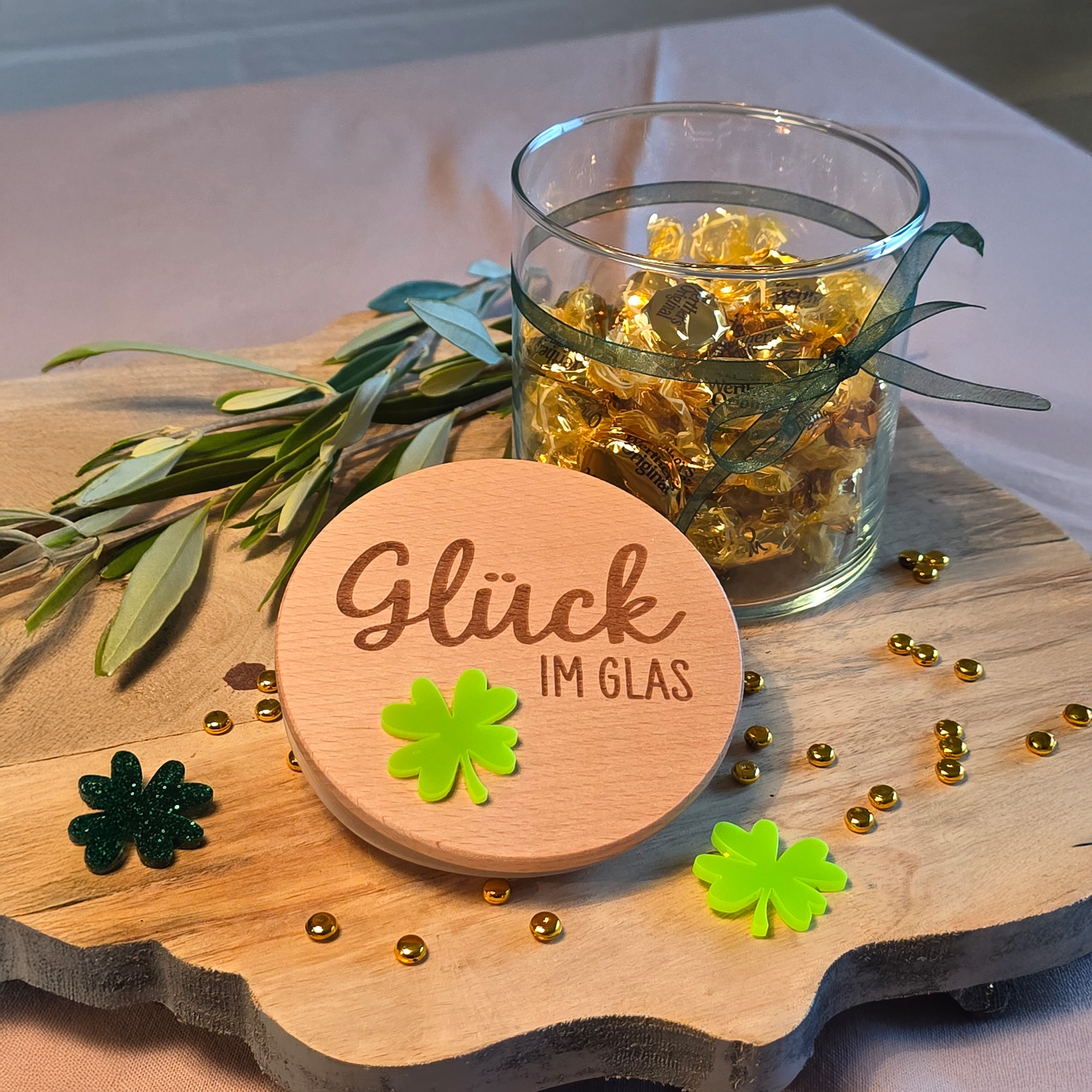 Geschenkglas "Glück im Glas" Neongrün Pokal