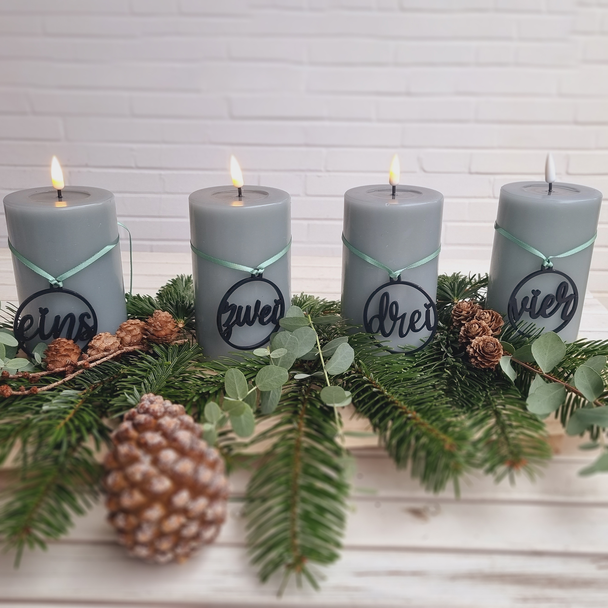 Adventskranz Anhänger Zahlen Rund 1-4 Schwarz Adventskranz Anhänger Zahlen Rund 1-4 Schwarz