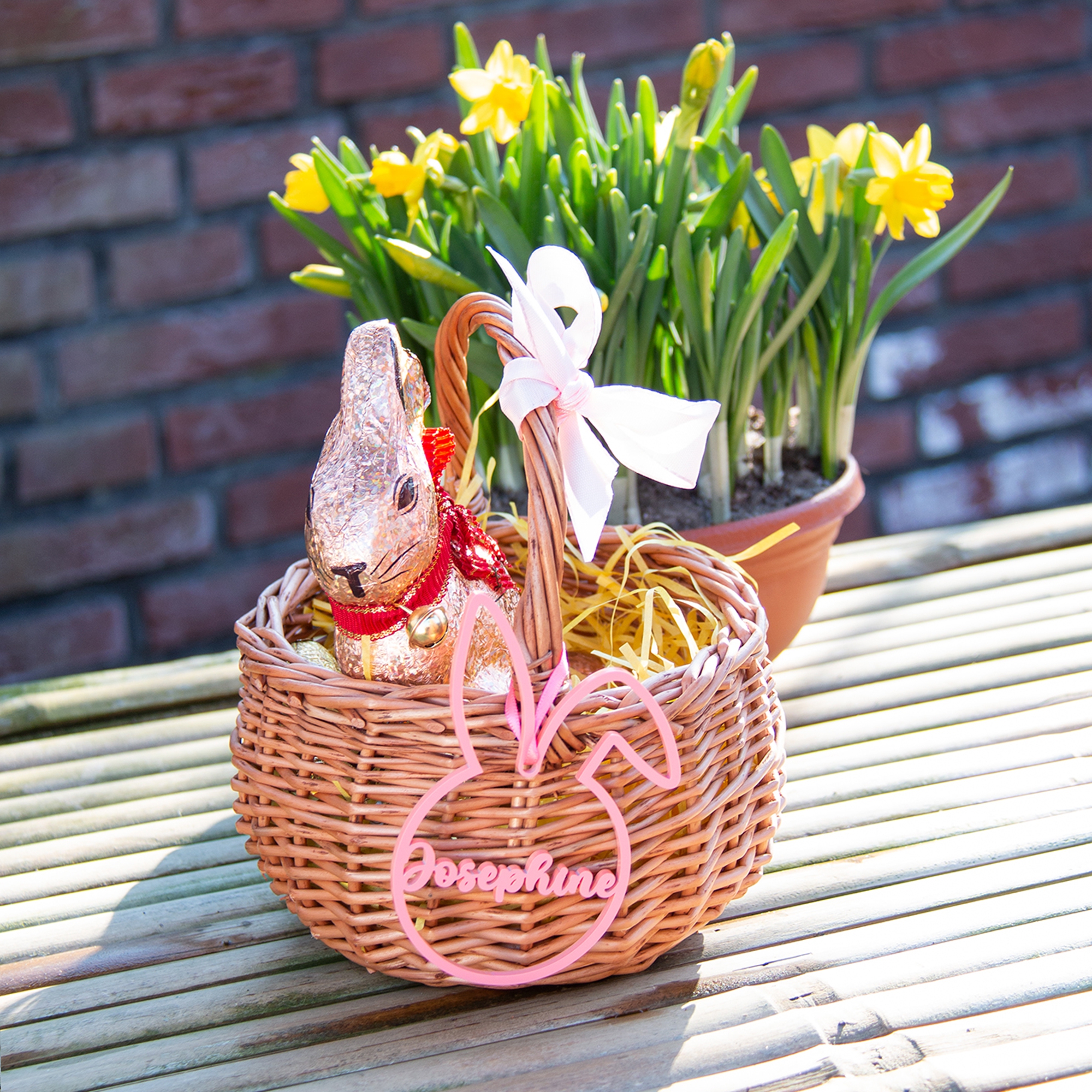 Osterkörbchen mit Hasenanhänger Osterkörbchen mit Hasenanhänger