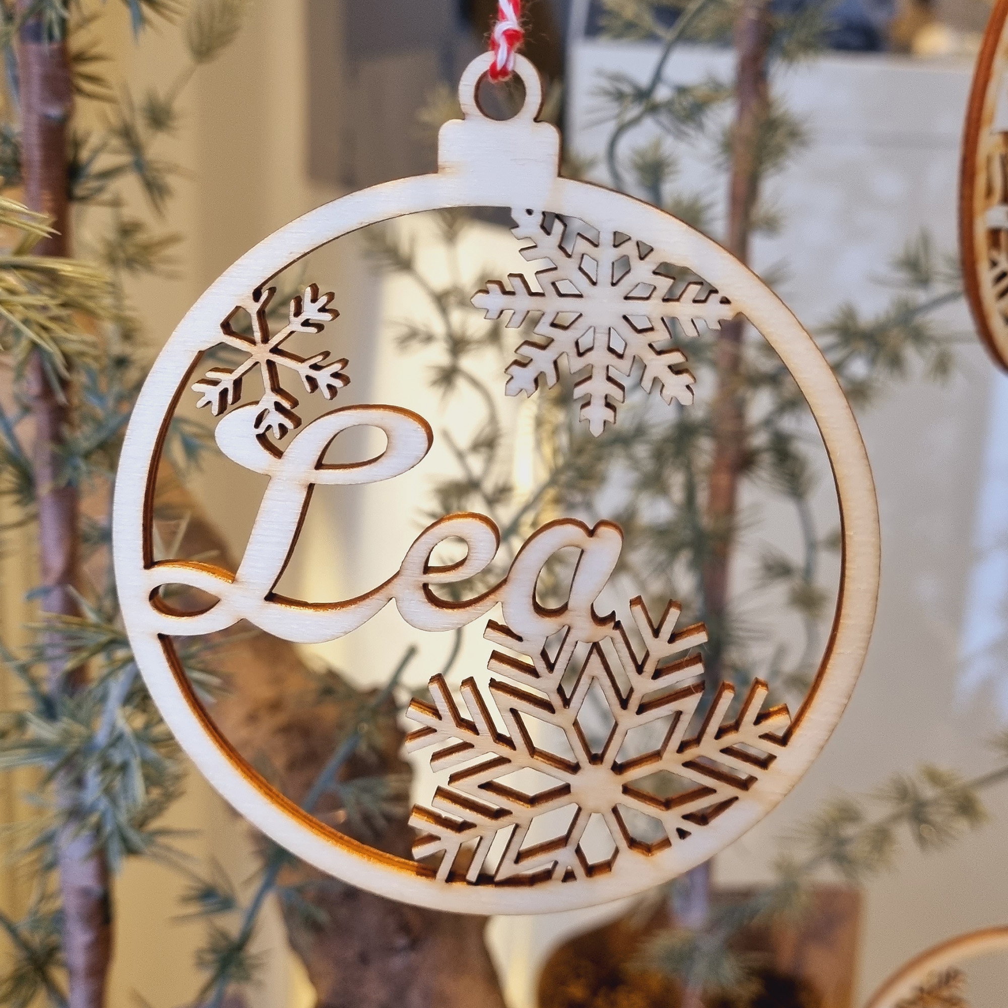 Geschenkanhänger Baumkugel Holz Geschenkanhänger Baumkugel Holz