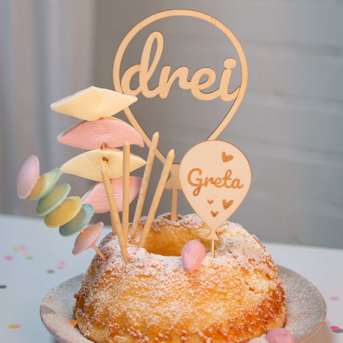 Cake Topper Ballon mit Herzen Zahl 3