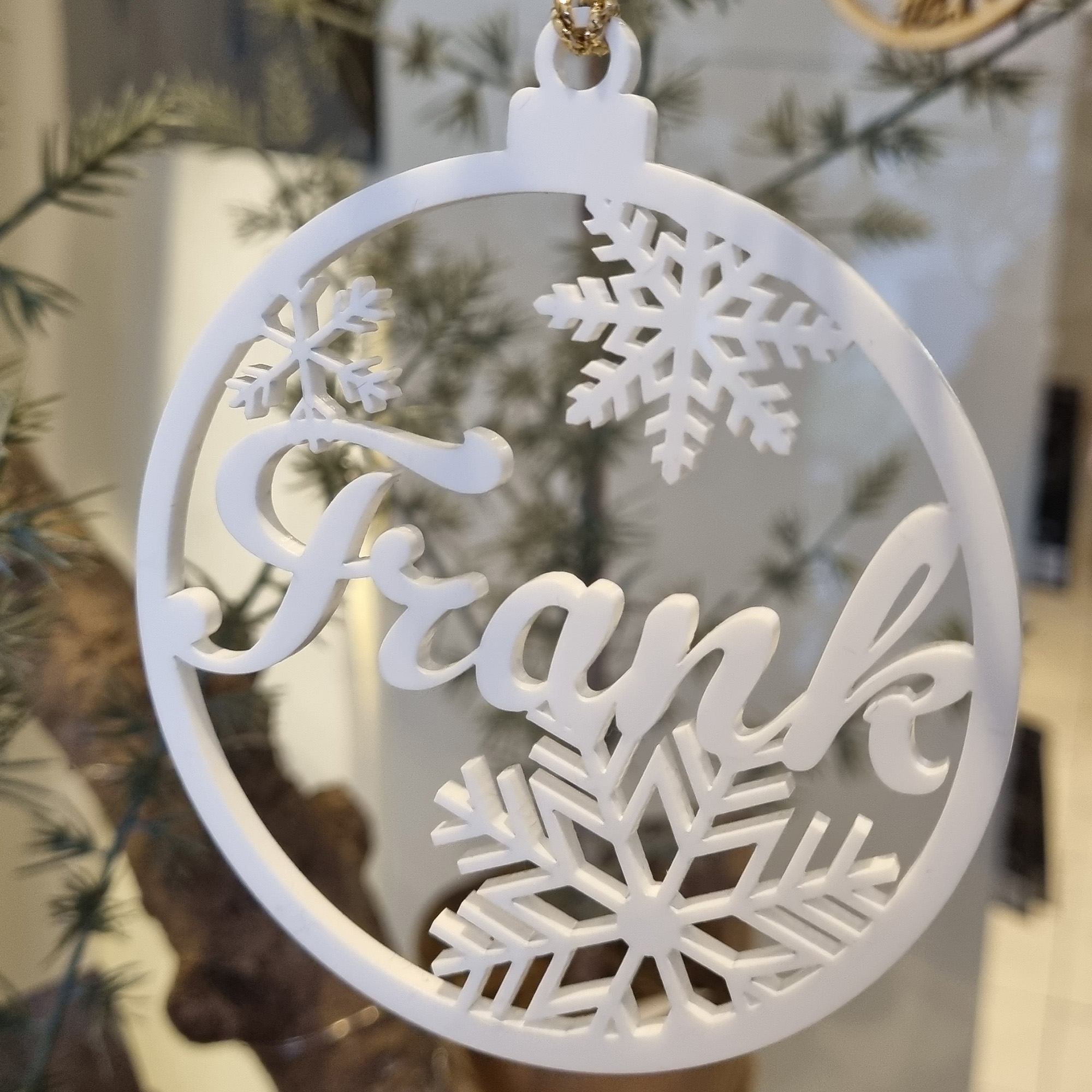 Geschenkanhänger Baumkugel Weiß Geschenkanhänger Baumkugel Weiß